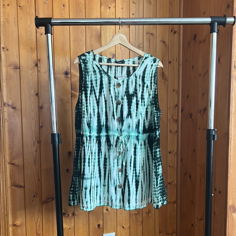 Torrid Green Tie-Dye Sleeveless Top Size 1